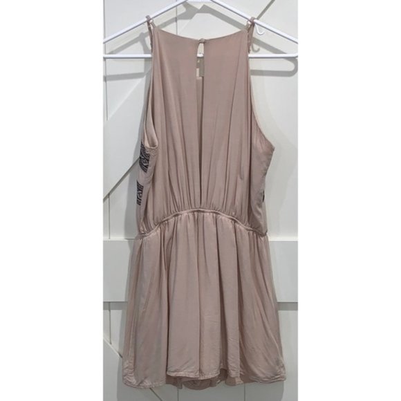 She + Sky Beige & Black Short Romper Size Medium - Picture 3 of 6